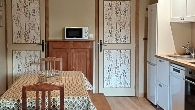 Gîte d'étape Molières - cuisine et coin repas