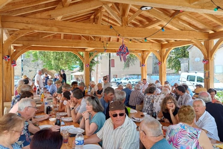 Plantation du mai - repas