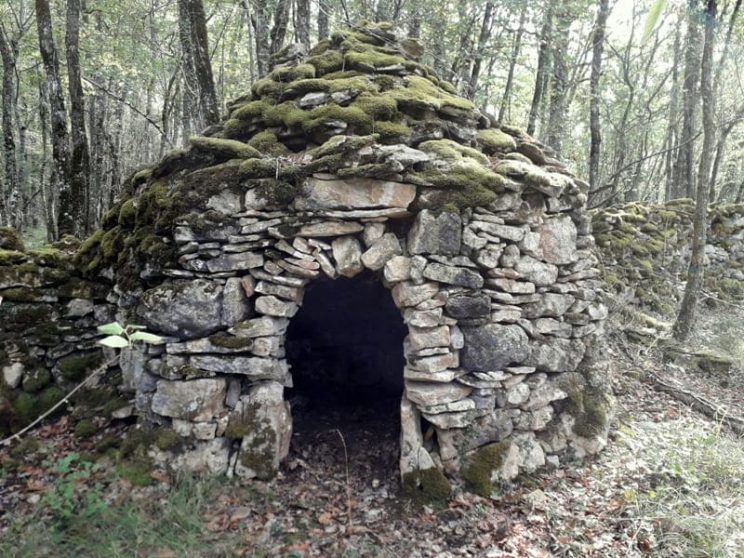 Cabane en pierre sèche, Le Vignal - Molières